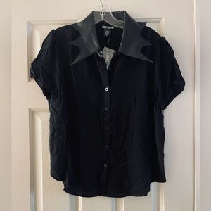 Hottopic Short Sleeve 🖤